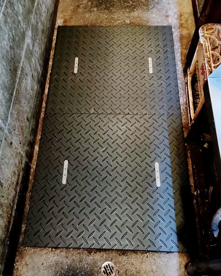 グリストラップ 蓋:福岡県福岡市の居酒屋様より 鉄製に塗装のグリストラップの蓋