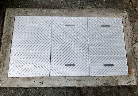 グリストラップ 蓋:愛媛県の蒲鉾屋様より 車が乗っても大丈夫な強度のグリストラップ蓋