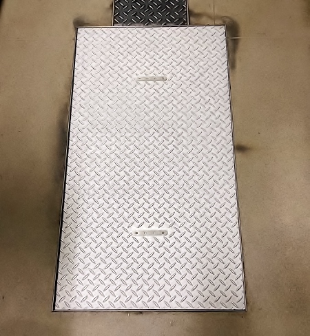 グリストラップ 蓋:茨城県つくば市のカフェ&パン屋様より ステンレス製のグリストラップの蓋