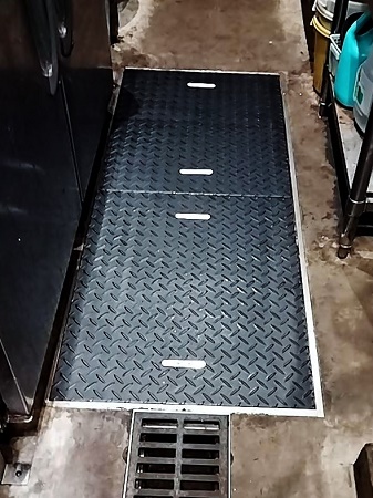 グリストラップ 蓋:東京都渋谷区の洋食屋様より 鉄製のグリストラップの蓋