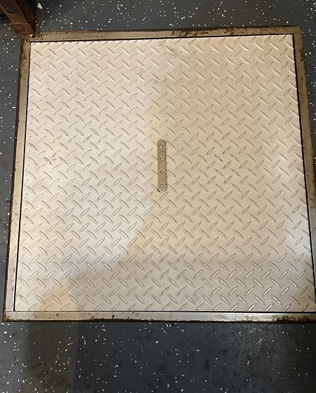 グリストラップ 蓋:平塚市のイタリアンレストラン様より ステンレス製のグリストラップの蓋