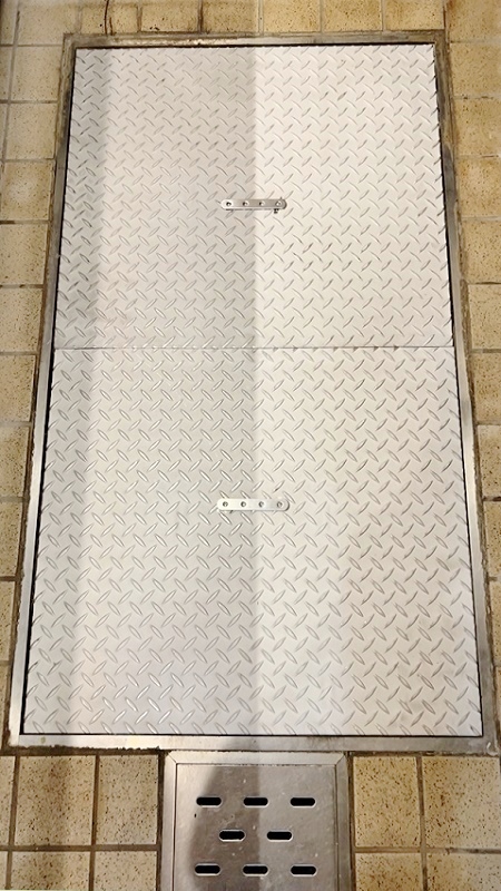 グリストラップ 蓋:東京都中央区の寿司屋様より ステンレス製のグリストラップ蓋